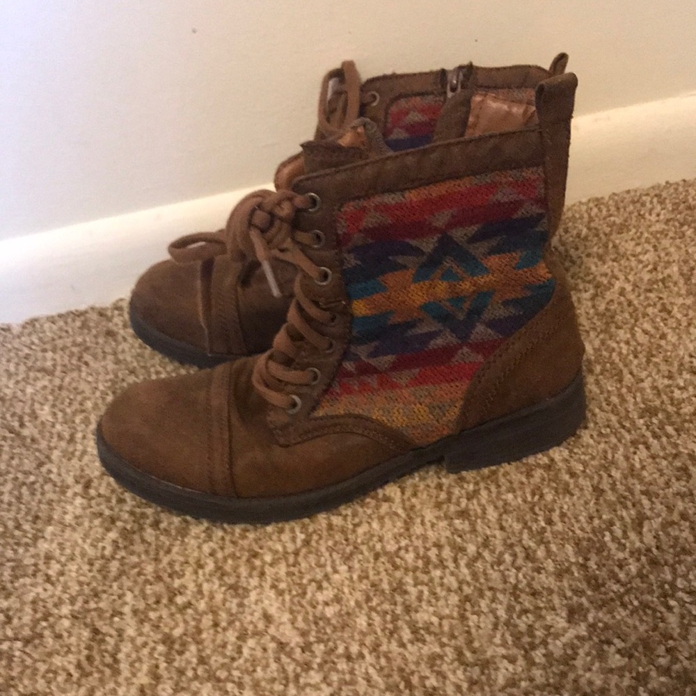 Fall boots - Picture 4 of 5